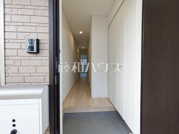 2号棟　玄関　【志木市下宗岡１丁目】