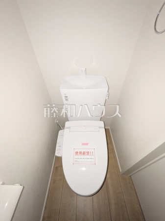 各階にトイレを設けておりますので、朝の忙しい時間帯などに便利です。　【和光市白子３丁目】