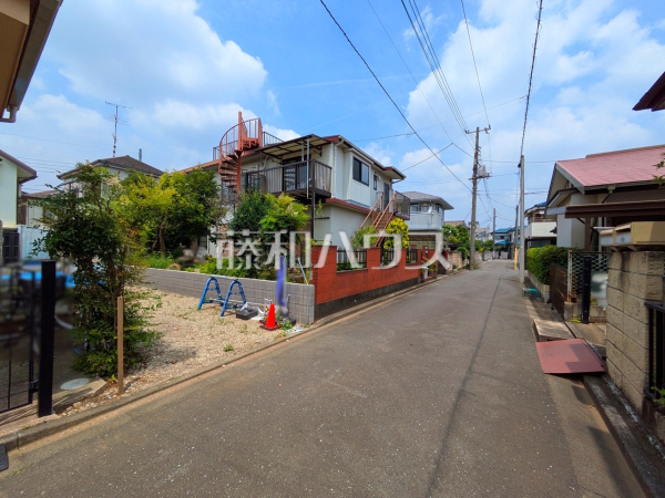 接道状況および現場風景　【西東京市泉町１丁目】
見学はしたいけど、なかなか時間が取れない…そんな方に出勤前や仕事終わりにマイホームを見学できるサポートをいたします。　