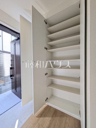 玄関収納　【東大和市向原５丁目】