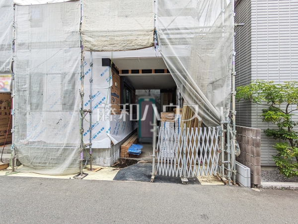 カースペース　【国分寺市東恋ヶ窪３丁目】愛車を守るビルトインガレージ！アウトドア用品のお手入れにも便利です！