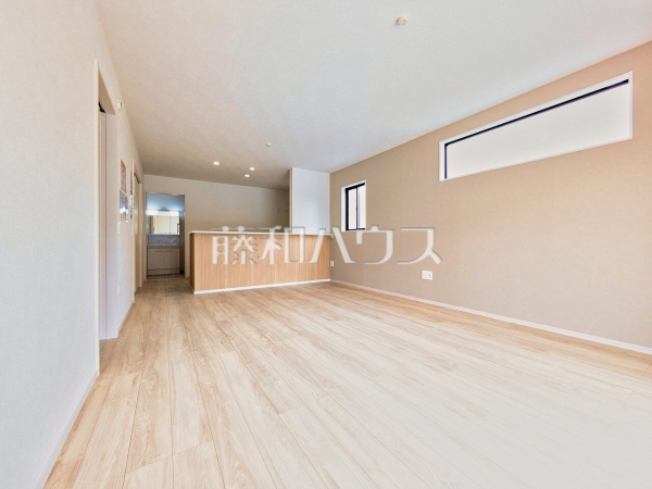 リビング　【東久留米市下里３丁目】