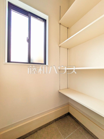 収納　【東久留米市下里３丁目】