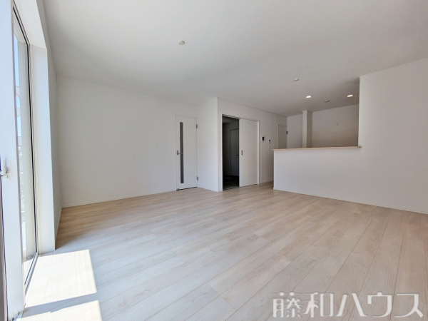 リビング　【北名古屋市熊之庄】