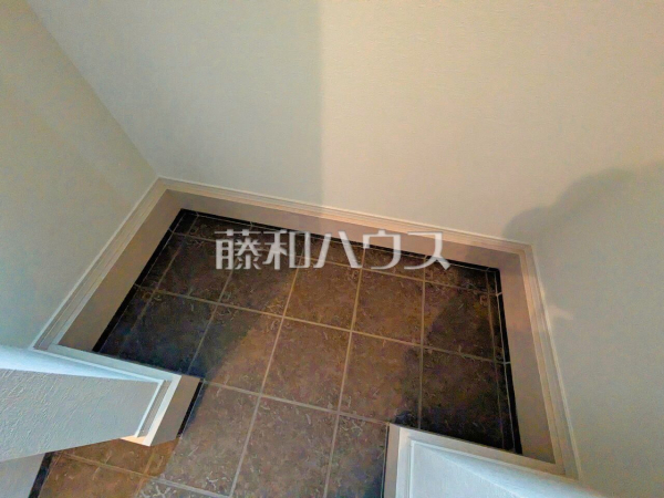  大容量のシューズインクロークで玄関もスッキリ 　【清瀬市野塩４丁目】