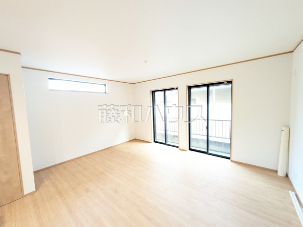 2号棟　リビング　【府中市西原町２丁目】