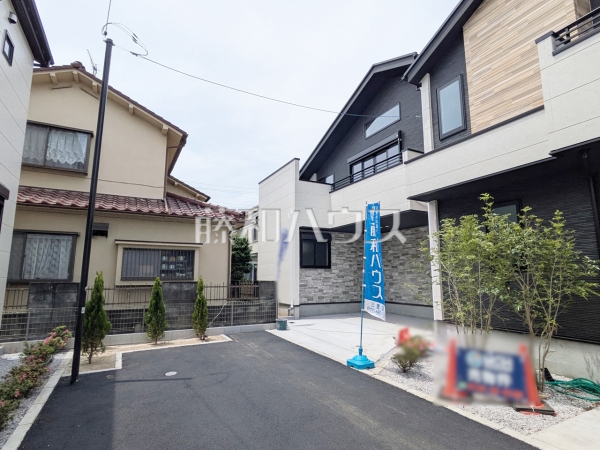 接道状況および現場風景　【三鷹市新川６丁目】