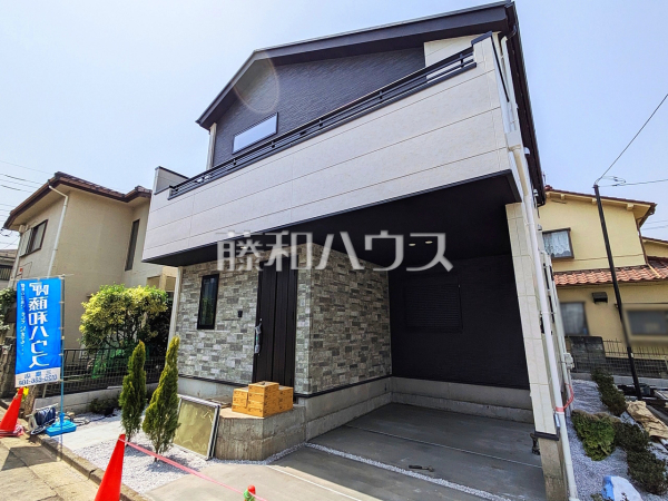 3号棟　外観　【三鷹市新川６丁目】
お住まい探しは、家の良し悪しだけでなく周辺環境も重要なポイントです。ぜひ一度お客様の目でご覧ください。　