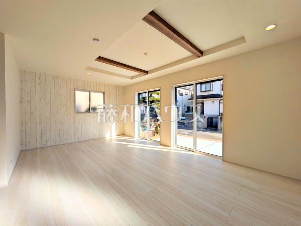 リビング　【八王子市寺田町】