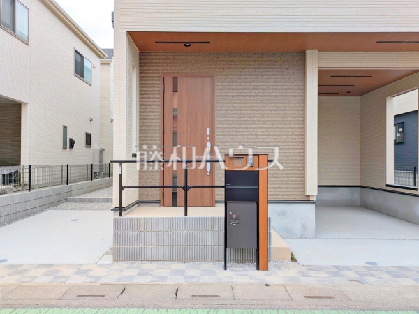 1号棟　玄関　【新座市馬場２丁目】