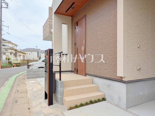 1号棟　玄関　【新座市馬場２丁目】