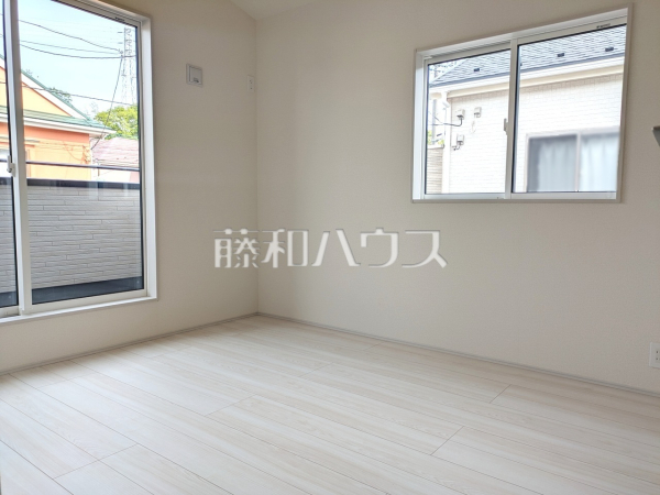 1号棟　各居室は2面採光により、明るく開放的な空間となっています。　【新座市馬場２丁目】