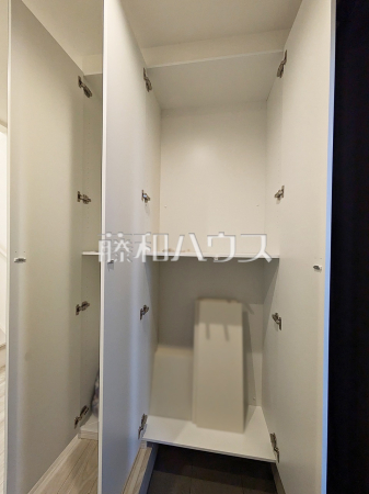 1号棟　玄関収納　【小平市花小金井５丁目】