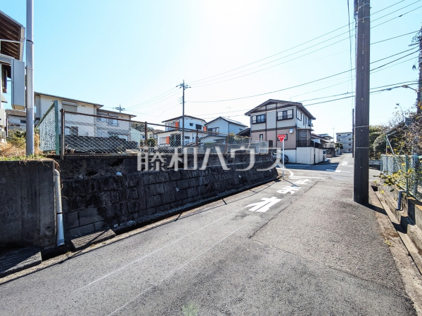 接道状況および現場風景　【八王子市絹ケ丘１丁目】