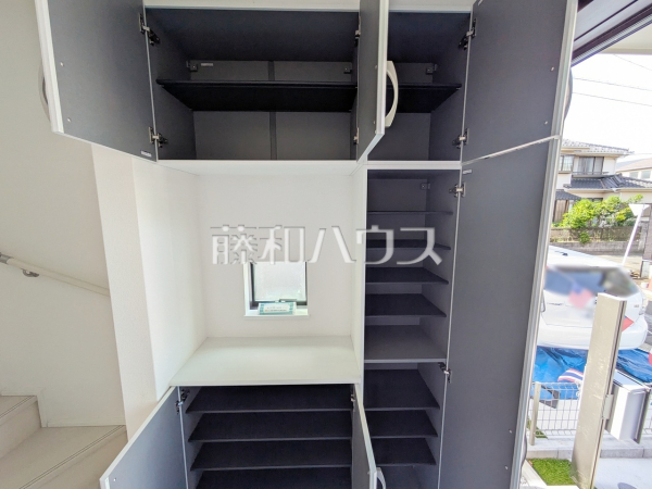 3号棟　大容量のシューズクロークで玄関もスッキリ　【新座市西堀２丁目】