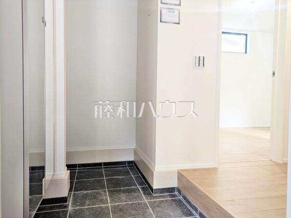 土間収納　【志木市幸町４丁目】ご家族の靴はもちろん、お子様の外遊びのおもちゃなども収納できる使い勝手の良い土間収納