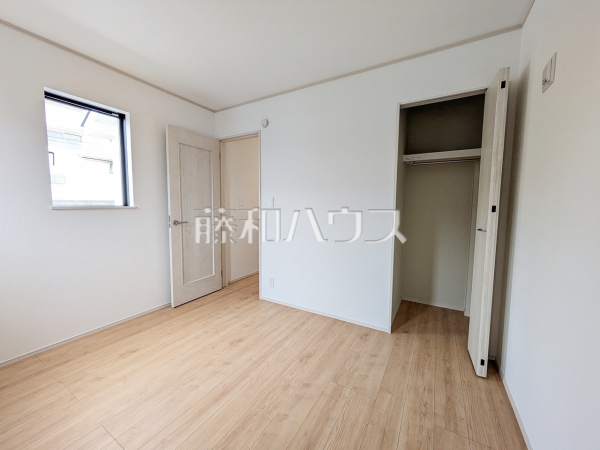 各部屋収納に加え、廊下などに多数収納があるため整理整頓に役立ちます。　