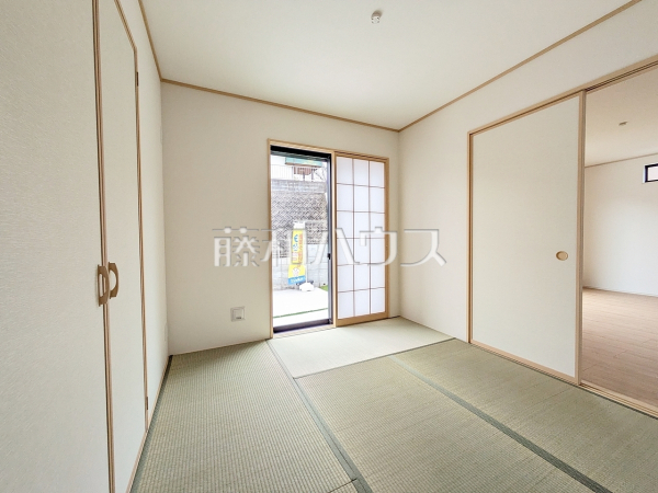 和室は家事の合間のちょっとしたひと息や、お子様のお昼寝にちょうど良い空間です。　