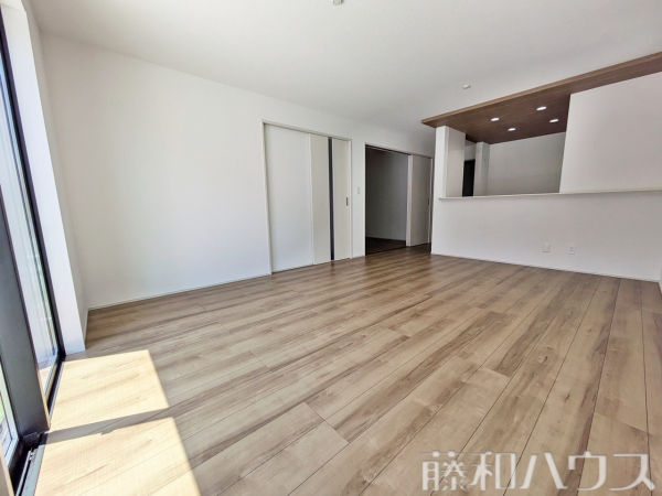1号棟　リビング　【名古屋市北区喜惣治２丁目】