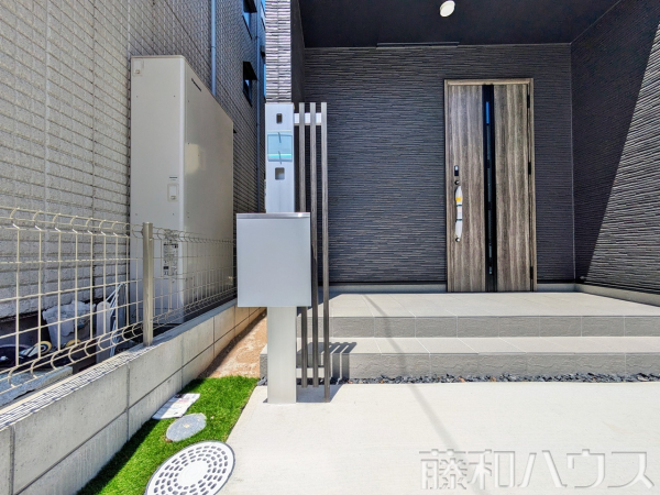 1号棟　玄関　【名古屋市北区喜惣治２丁目】