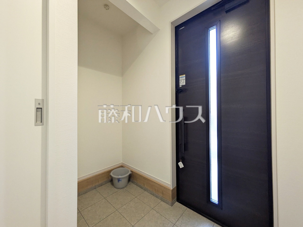 玄関　【三鷹市深大寺３丁目】