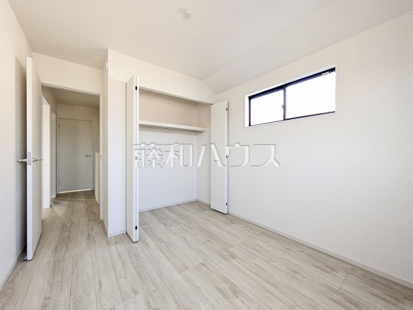 各部屋収納に加え、廊下などに多数収納があるため整理整頓に役立ちます。　