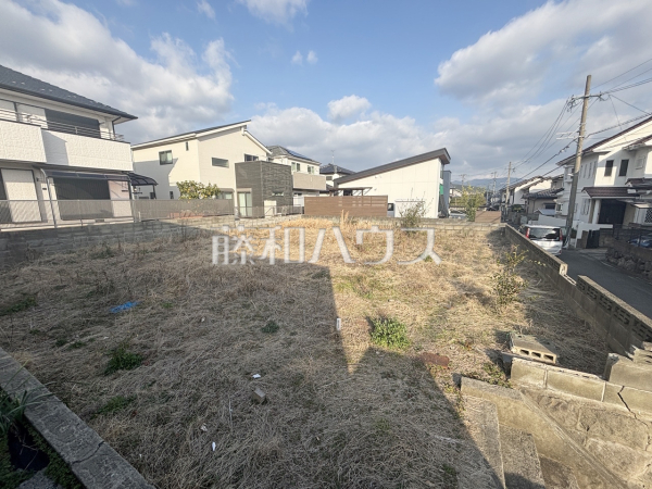 経験豊かなスタッフが分譲地だけでなく学校、スーパー、公園と周辺環境も合わせてご案内致します。　