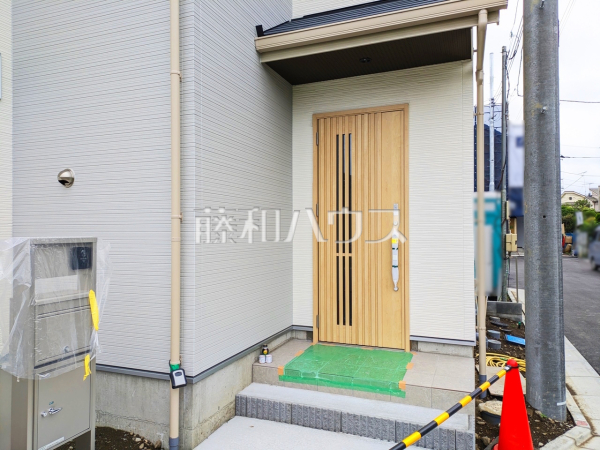 1号棟　玄関　【昭島市中神町２丁目】