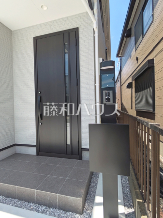 2号棟　玄関　【日野市南平５丁目】