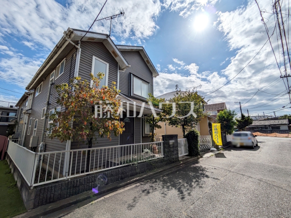 ≪接道状況≫分譲地周辺は4ｍ道路と一戸建住宅が建ち並ぶ閑静な住宅街となっており車の通りも少なく安心してお住まい頂ける環境が広がっております。【稲城市矢野口】