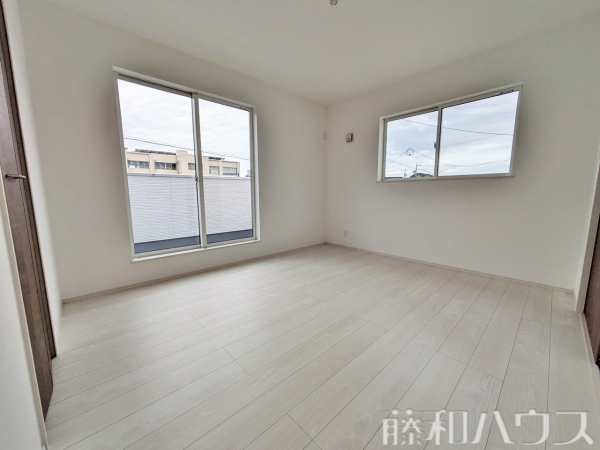 居室　【岩倉市大地町小森】