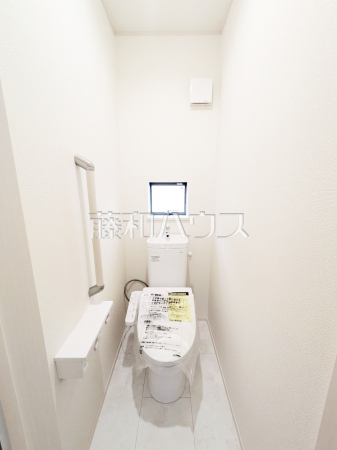 きれいでさわやか、ウォシュレット付きトイレ　【練馬区大泉町１丁目】