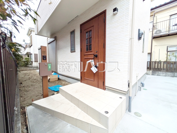 玄関　【練馬区大泉町１丁目】