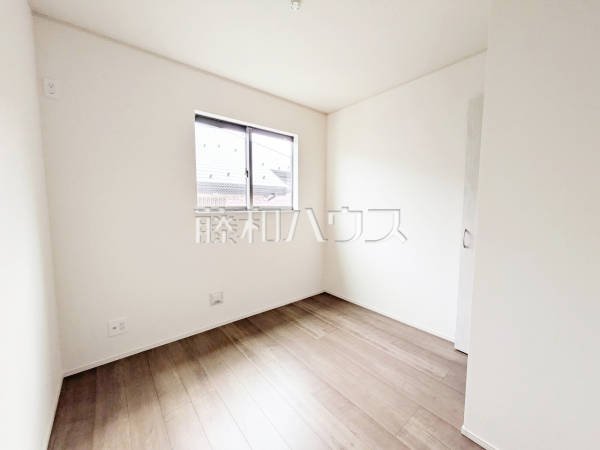 居室　【練馬区大泉町１丁目】