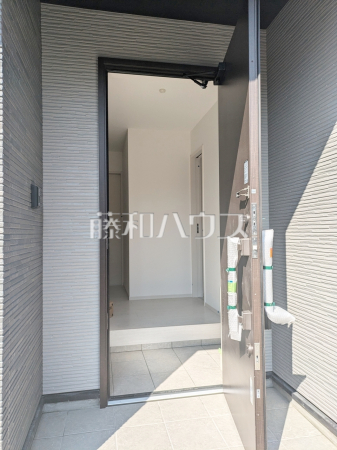 玄関　【福岡市南区野多目４丁目】