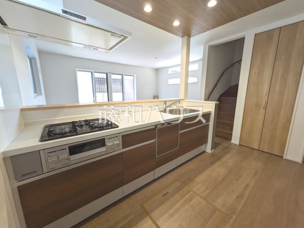 2号棟　キッチン　【福岡市南区長丘５丁目】