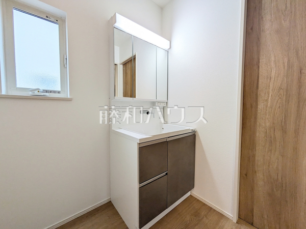 1号棟　洗面室　【福岡市南区長丘５丁目】
