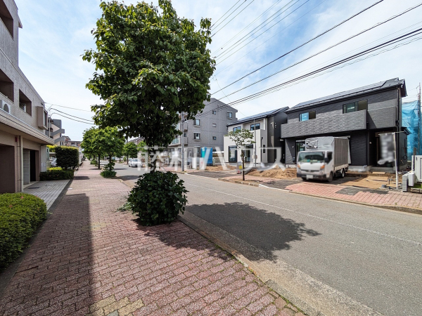 接道状況および現場風景　【小平市栄町２丁目】お住まい探しは、家の良し悪しだけでなく周辺環境も重要なポイントです。ぜひ一度お客様の目でご覧ください。　