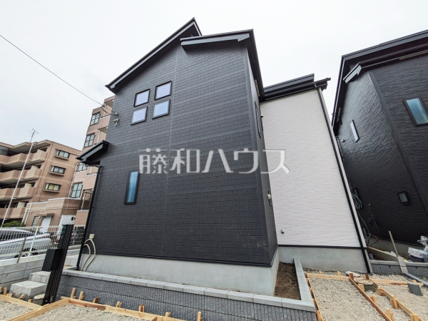 2号棟　外観　【小平市栄町２丁目】 夜間や平日の見学も可能です。お客様のお家探しを徹底的にサポートいたしますのでお気軽にお問い合わせください。