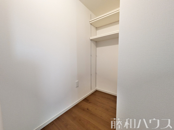 2号棟　収納　【春日井市花長町１丁目】