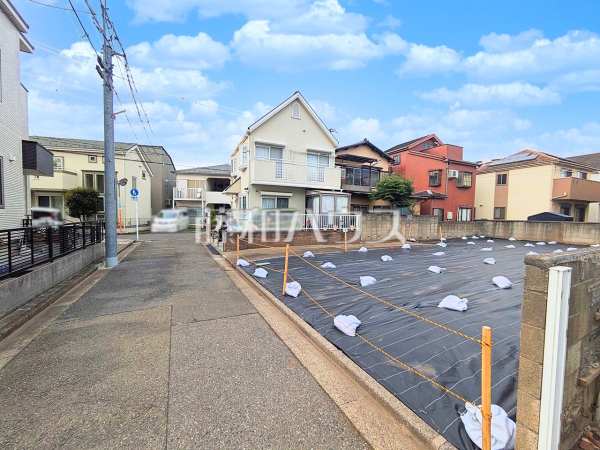 接道状況および現場風景　【三鷹市牟礼５丁目】夜間や平日の見学も可能です。お客様のお家探しを徹底的にサポートいたしますのでお気軽にお問い合わせください。
