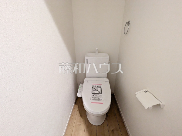 各階にトイレを設けておりますので、朝の忙しい時間などトイレの取り合いで喧嘩になることも少なそうですね。　