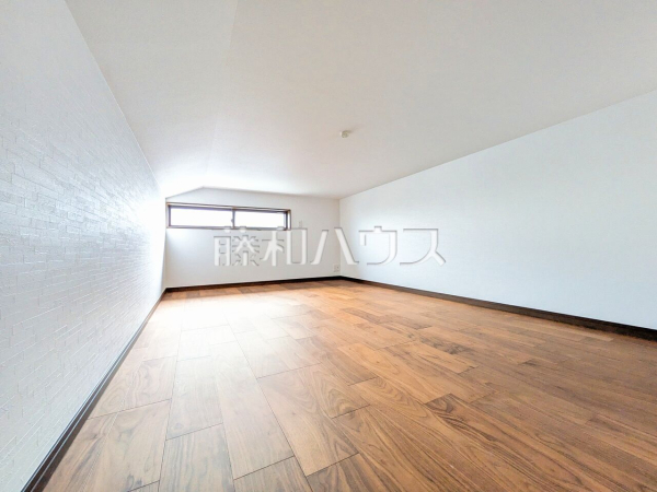 小屋裏収納など収納が豊富なお住まい♪【新座市石神３丁目】