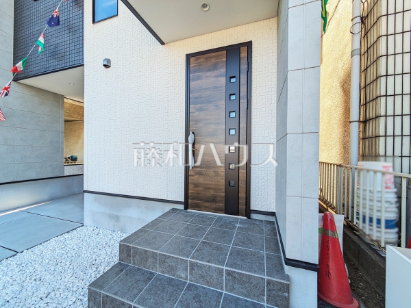 玄関　【新座市石神３丁目】