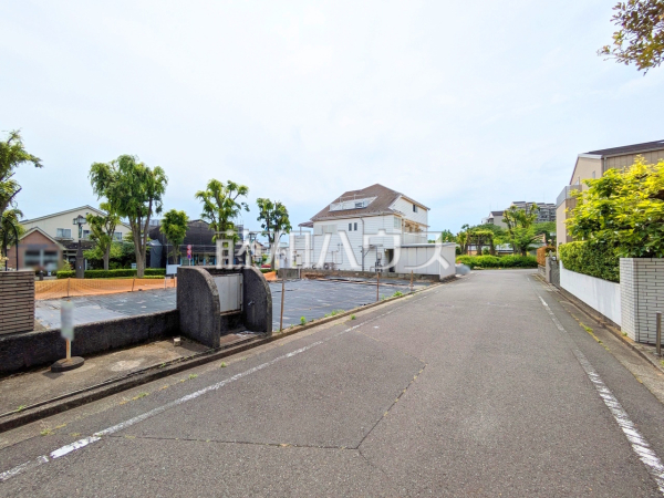接道状況および現場風景　【稲城市向陽台５丁目】