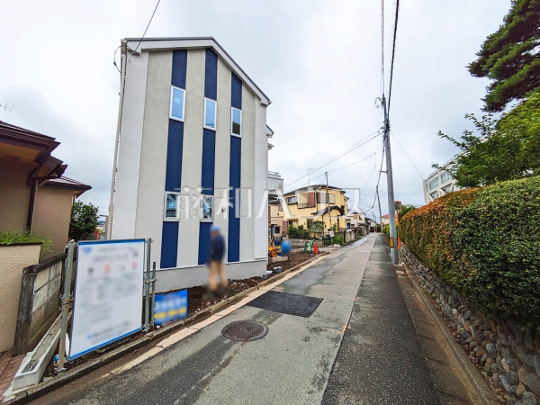 接道状況および現場風景　物件の陽当りや通風・仕様設備の比較、近隣・周辺環境など、資料には掲載していない情報が現地にはたくさんあります。ぜひ現地に足を運んでご確認ください。　
【昭島市緑町２丁目】