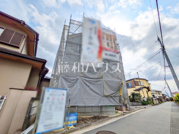 1号棟　外観　【昭島市緑町２丁目】 繰り返す地震に効果を発揮する制震ダンパーが標準装備！地震の揺れからご家族を守ります。 