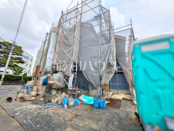 2号棟　外観　【昭島市緑町２丁目】 約16帖のゆったりリビングを設計。家族でテーブルを囲む素敵な時間をお愉しみ下さい。 