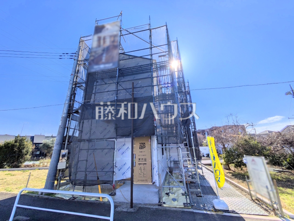 ≪E号棟　外観≫ご家族が揃うリビングは、南からの暖かい日差しが射し込む2Fに配置しました。【府中市小柳町２丁目】