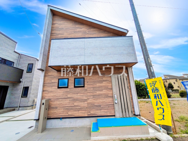 ≪B号棟　外観≫外壁のコントラストが、訪れるお客様を爽やかに迎えてくれます。　【府中市小柳町２丁目】